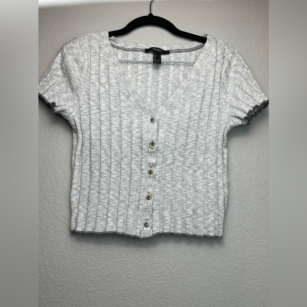 FOREVER 21 Cropped Shirt